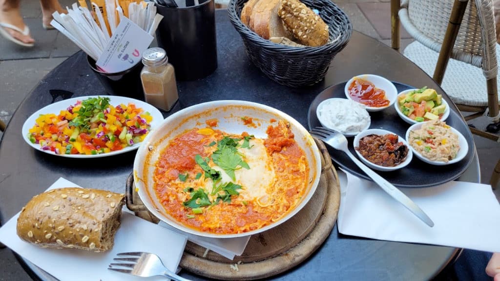 Birenbaum Cafe breakfast
